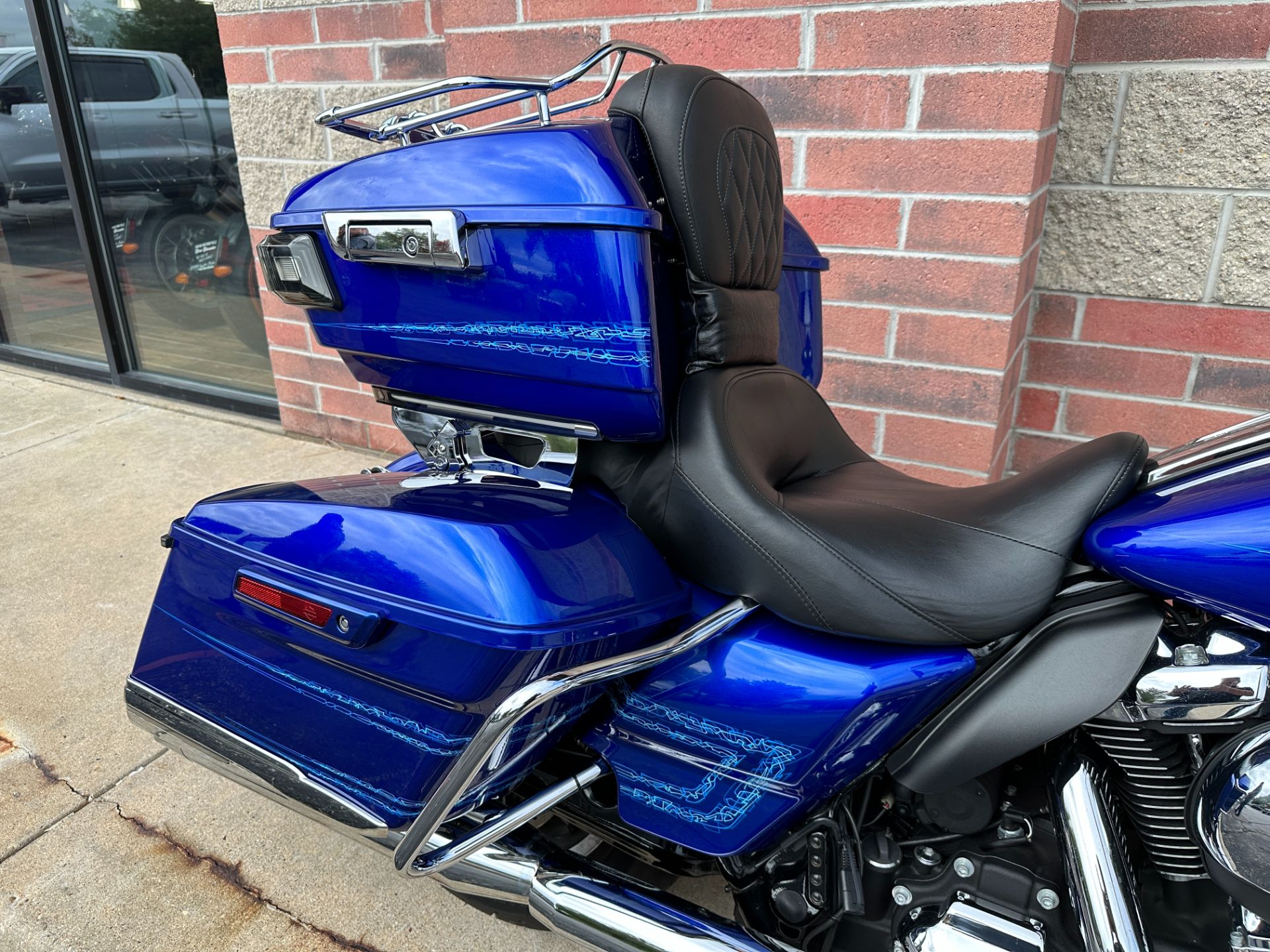 2019 Harley-Davidson Street Glide® in Muskego, Wisconsin - Photo 9