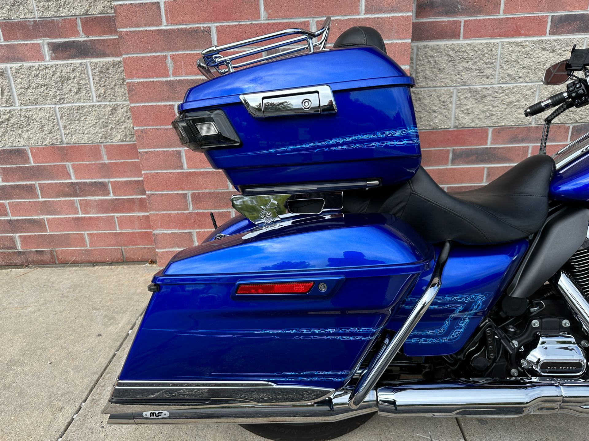 2019 Harley-Davidson Street Glide® in Muskego, Wisconsin - Photo 10