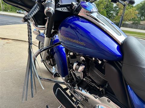 2019 Harley-Davidson Street Glide® in Muskego, Wisconsin - Photo 14