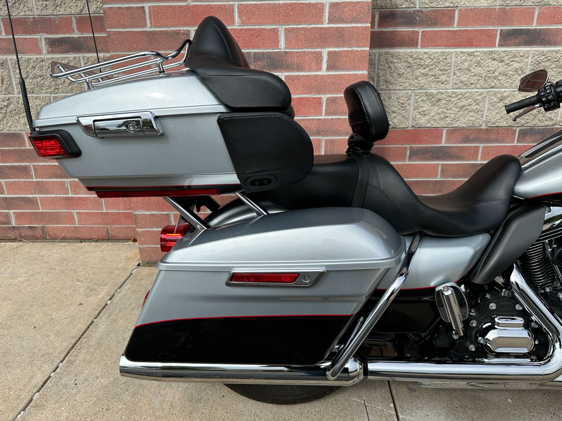 2015 Harley-Davidson Ultra Limited Low in Muskego, Wisconsin - Photo 10