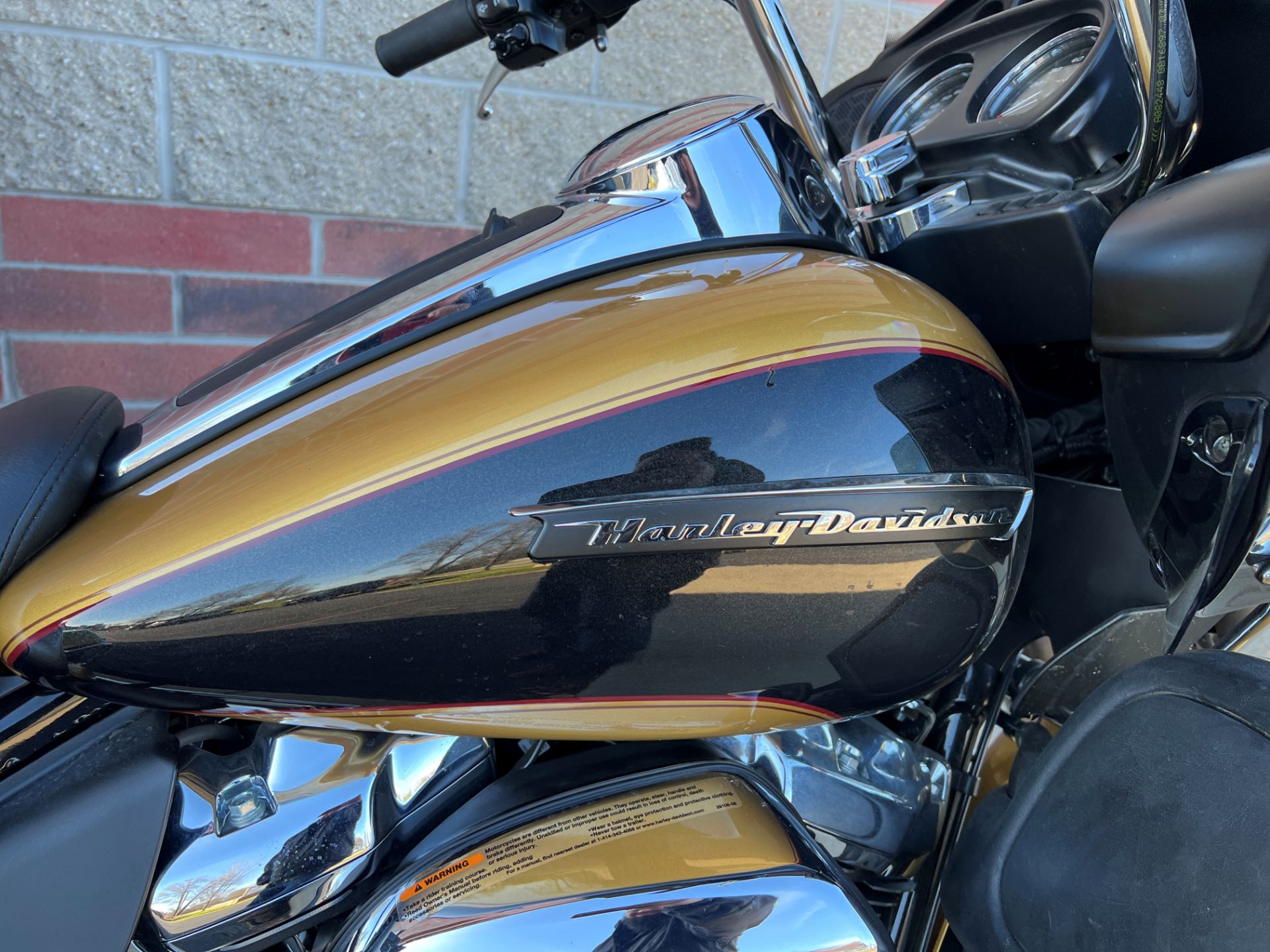 2017 Harley-Davidson Road Glide® Ultra in Muskego, Wisconsin - Photo 8