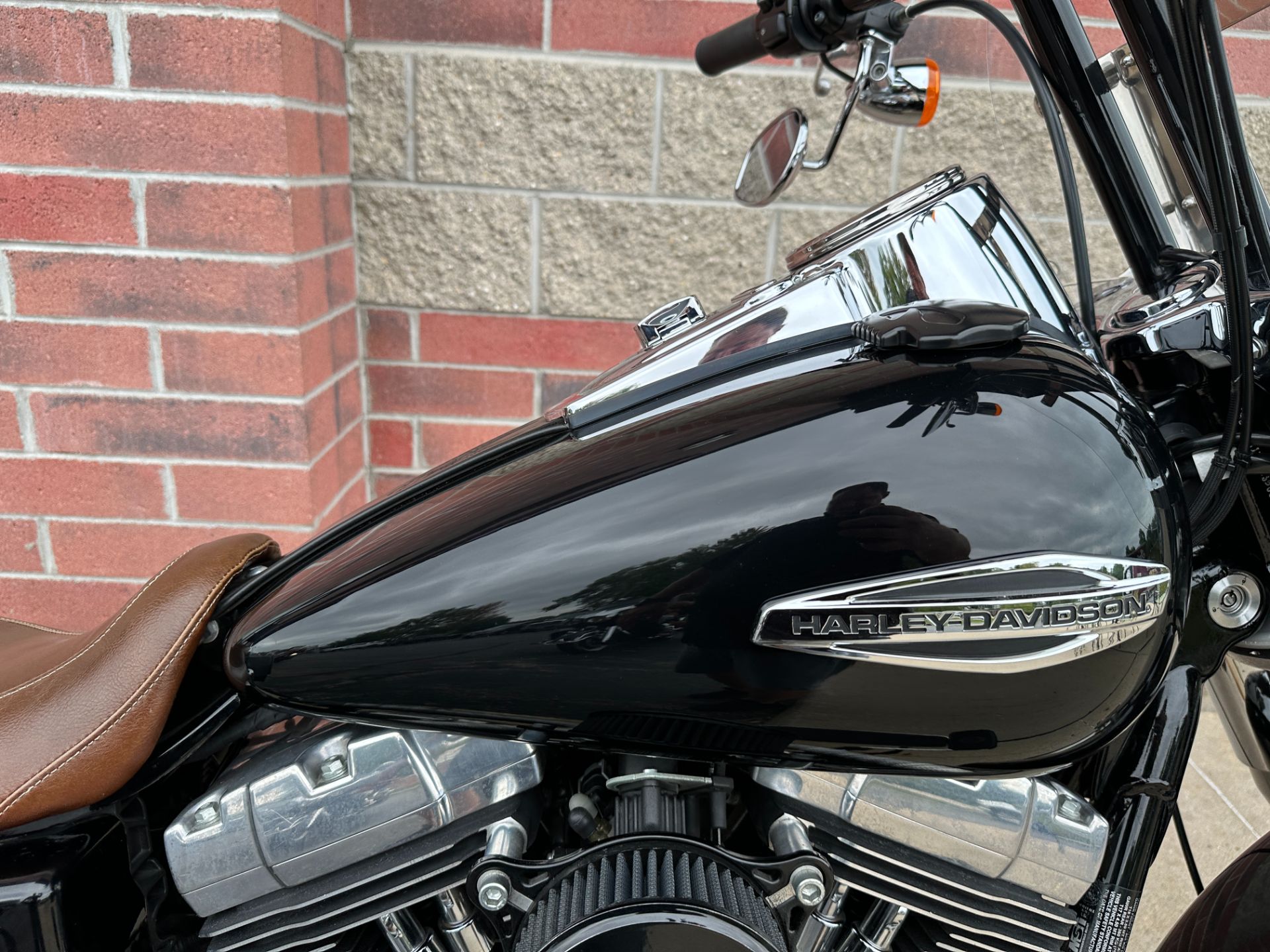2012 Harley-Davidson Dyna® Switchback in Muskego, Wisconsin - Photo 7