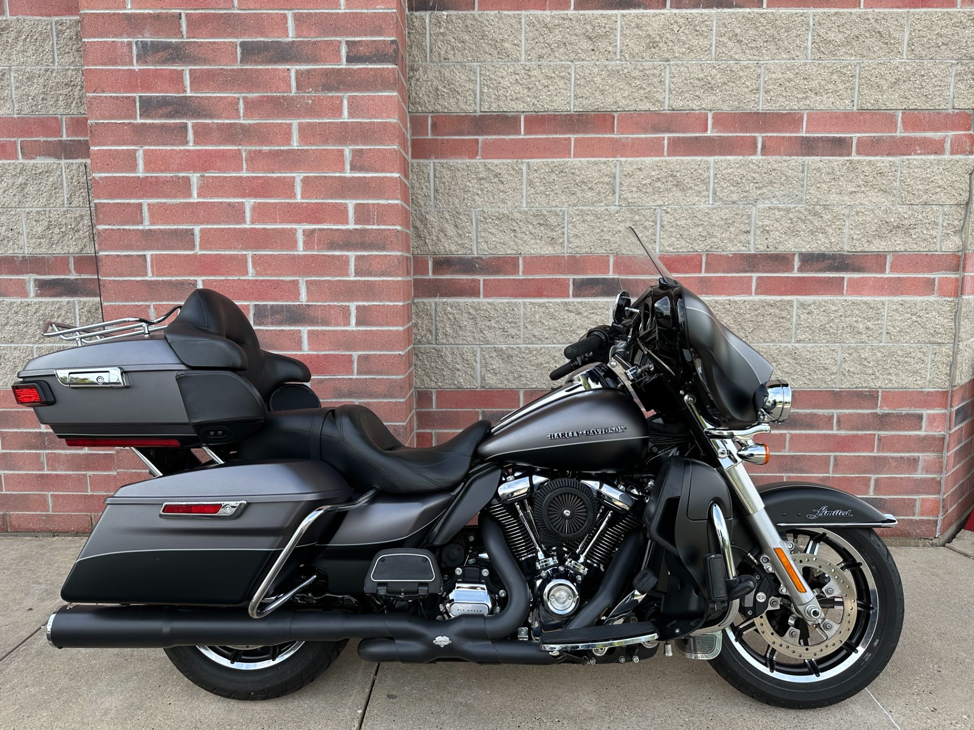 2017 Harley-Davidson Ultra Limited in Muskego, Wisconsin - Photo 1