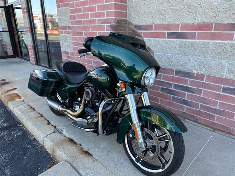 2015 Harley-Davidson Street Glide® in Muskego, Wisconsin - Photo 2