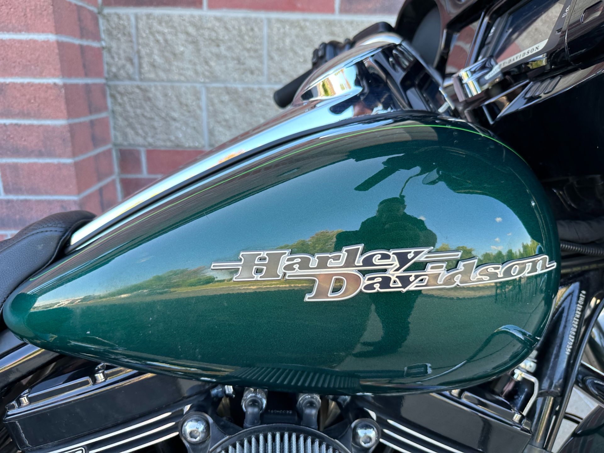 2015 Harley-Davidson Street Glide® in Muskego, Wisconsin - Photo 7