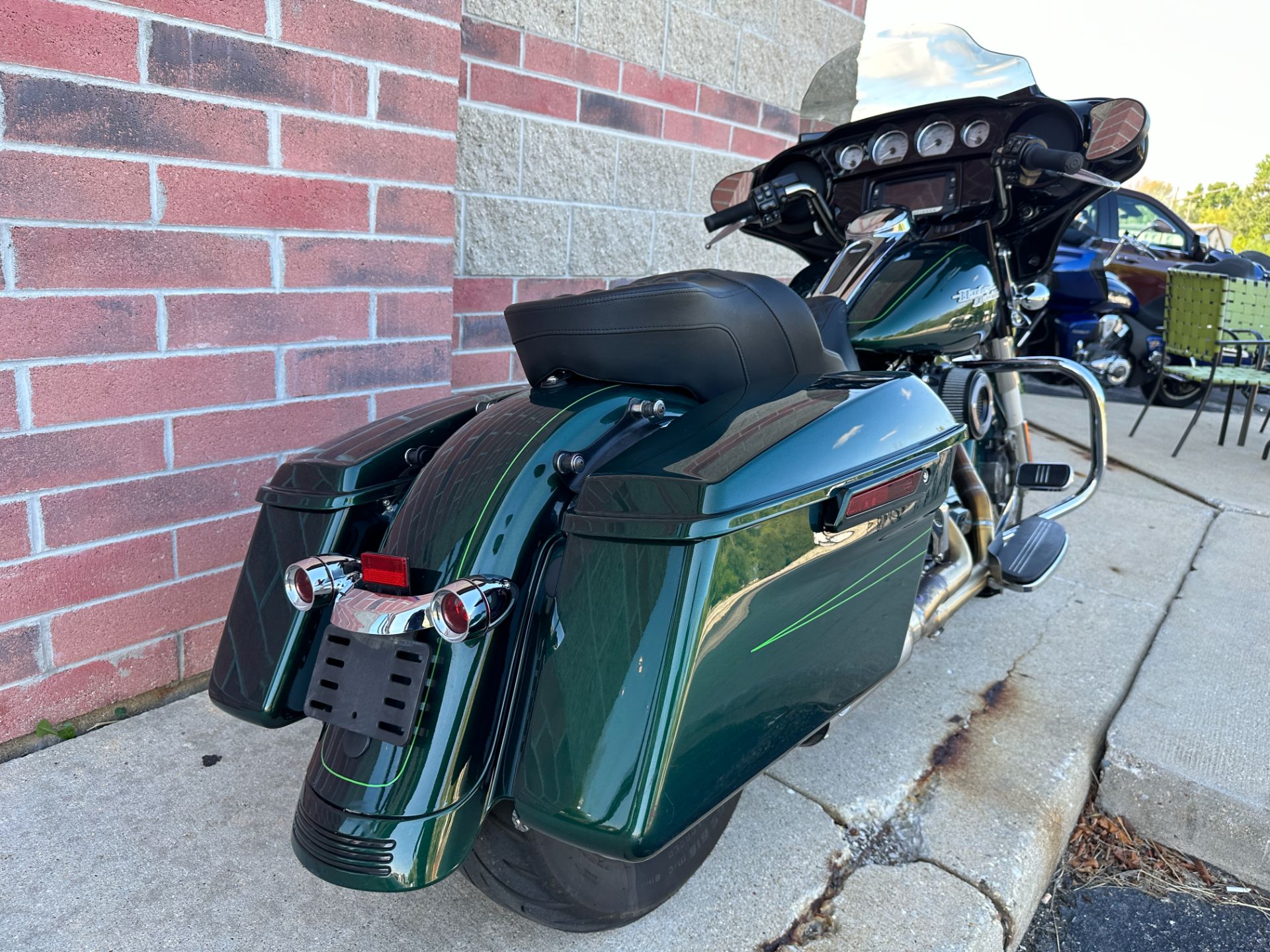 2015 Harley-Davidson Street Glide® in Muskego, Wisconsin - Photo 12