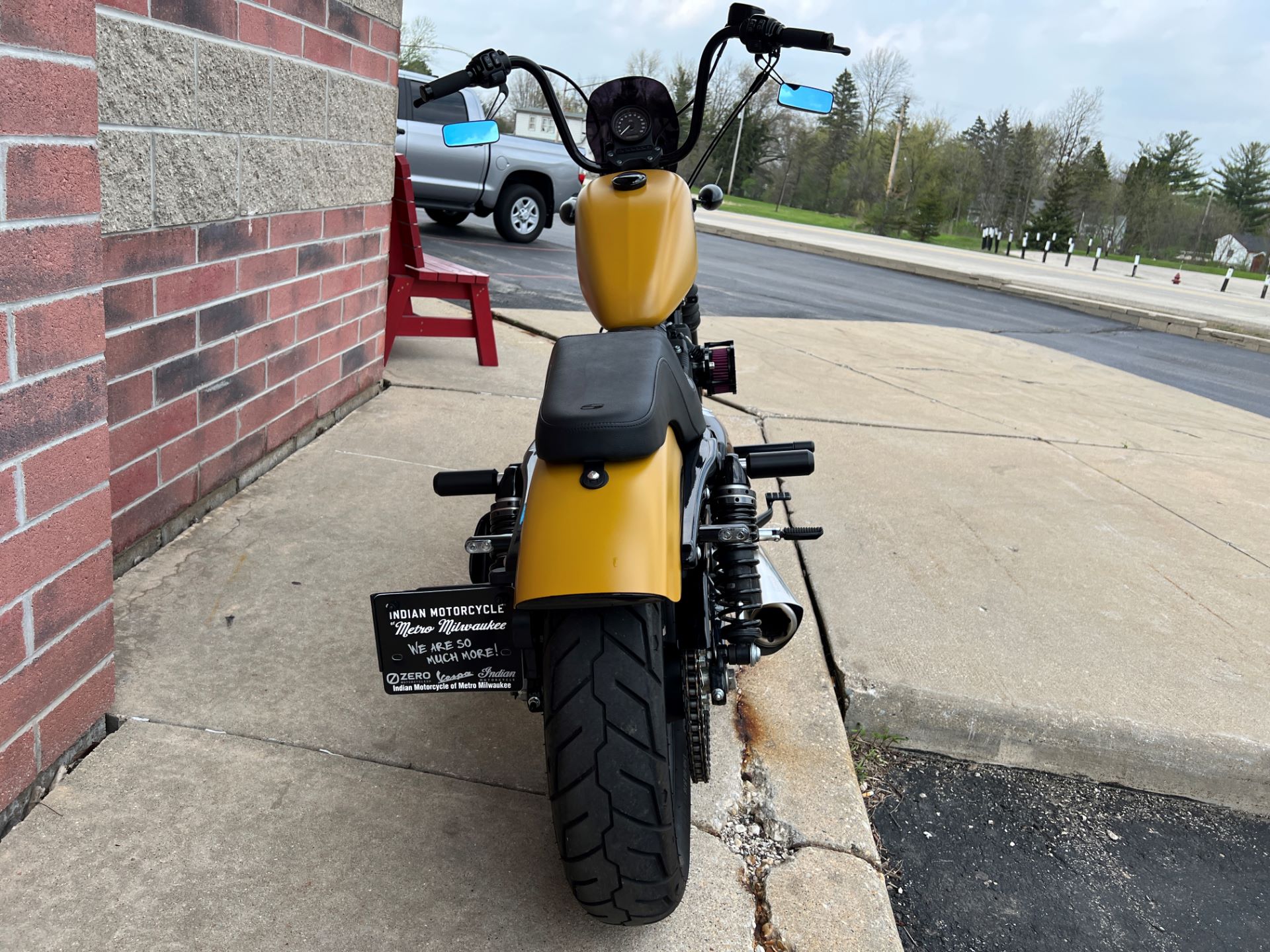 2019 Harley-Davidson Iron 883™ in Muskego, Wisconsin - Photo 10