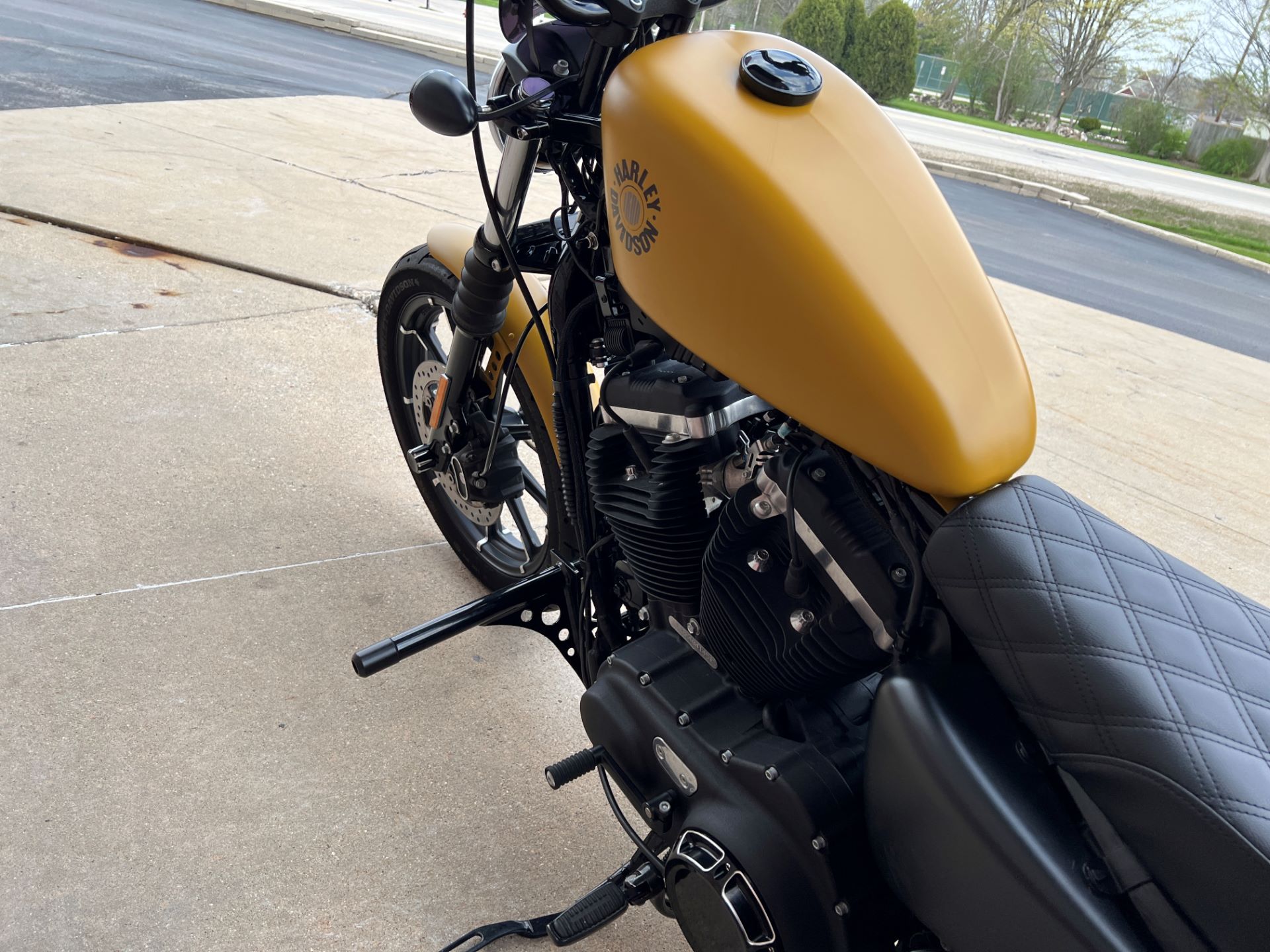 2019 Harley-Davidson Iron 883™ in Muskego, Wisconsin - Photo 12