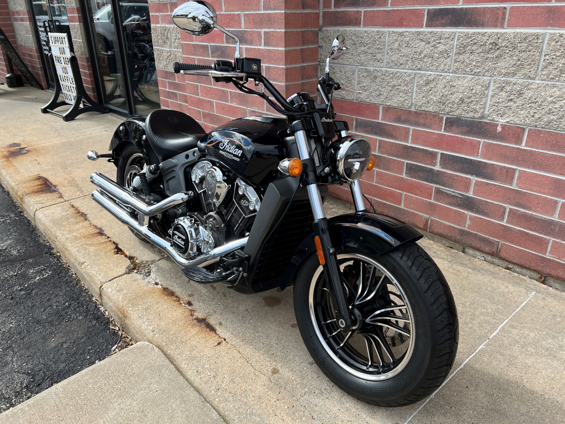 2016 Indian Scout™ in Muskego, Wisconsin - Photo 2