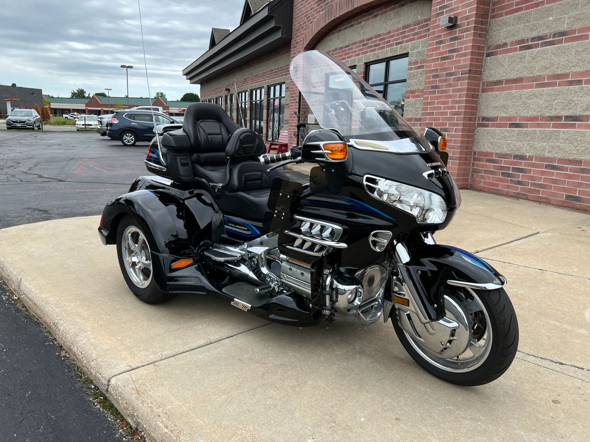2002 Honda Gold Wing in Muskego, Wisconsin - Photo 2