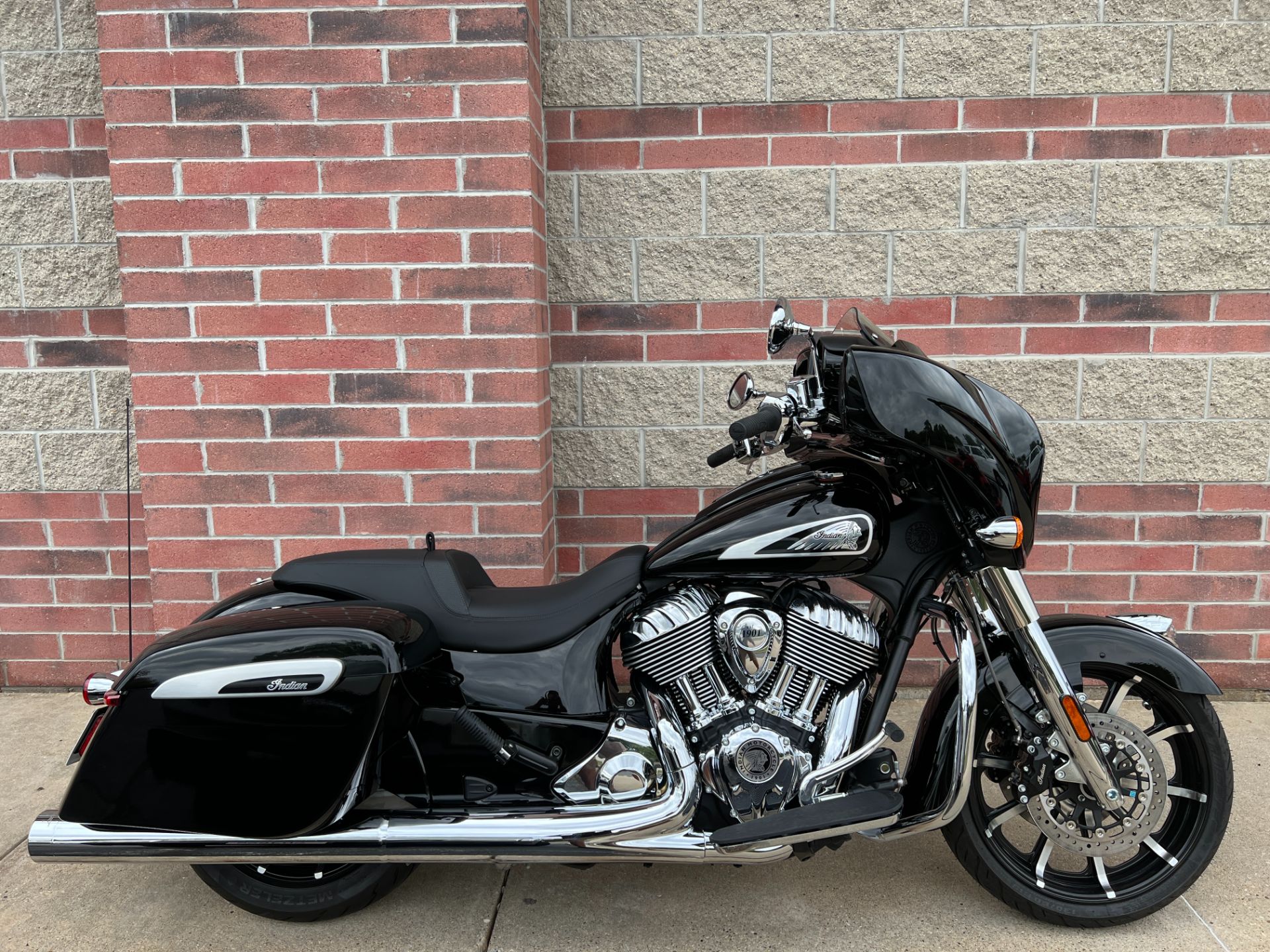 2022 Indian Motorcycle Chieftain® Limited in Muskego, Wisconsin - Photo 1