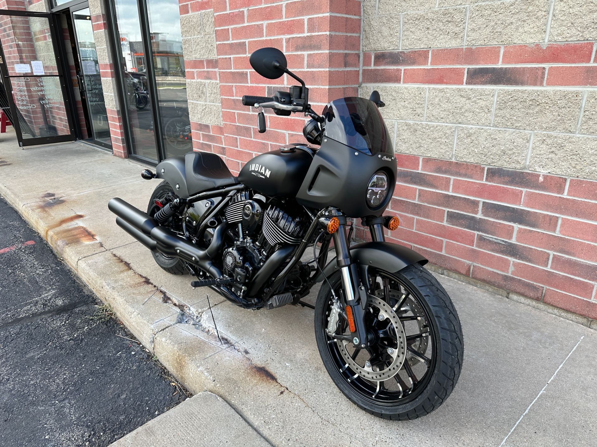 2023 Indian Motorcycle Sport Chief Dark Horse® in Muskego, Wisconsin - Photo 2