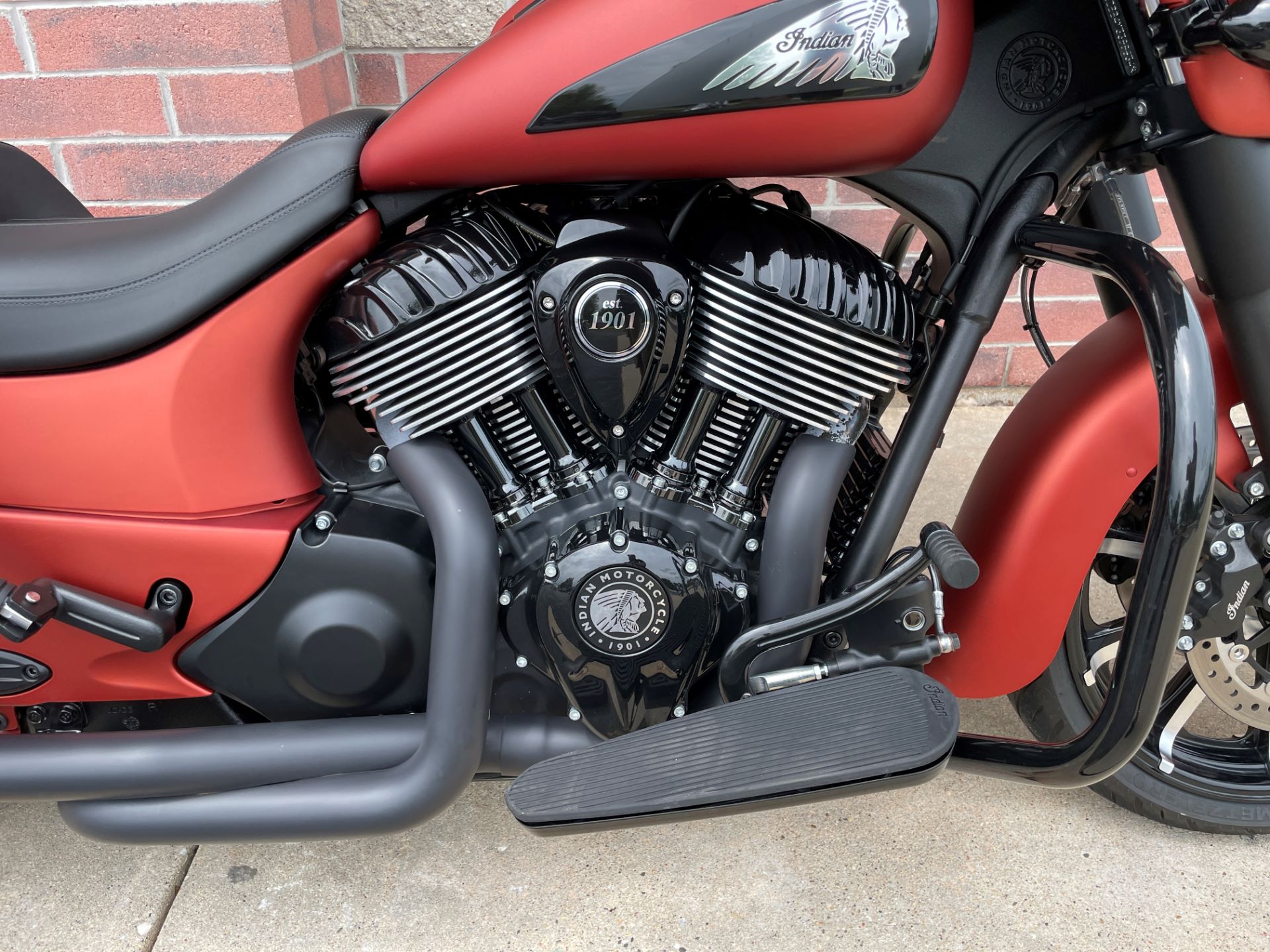2021 Indian Chieftain® Dark Horse® Icon in Muskego, Wisconsin - Photo 5