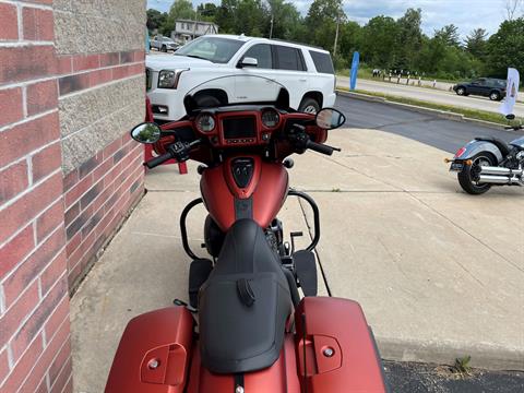 2021 Indian Chieftain® Dark Horse® Icon in Muskego, Wisconsin - Photo 11