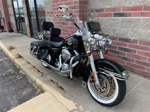 2010 Harley-Davidson Road King® Classic in Muskego, Wisconsin - Photo 2