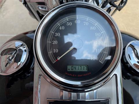 2010 Harley-Davidson Road King® Classic in Muskego, Wisconsin - Photo 11