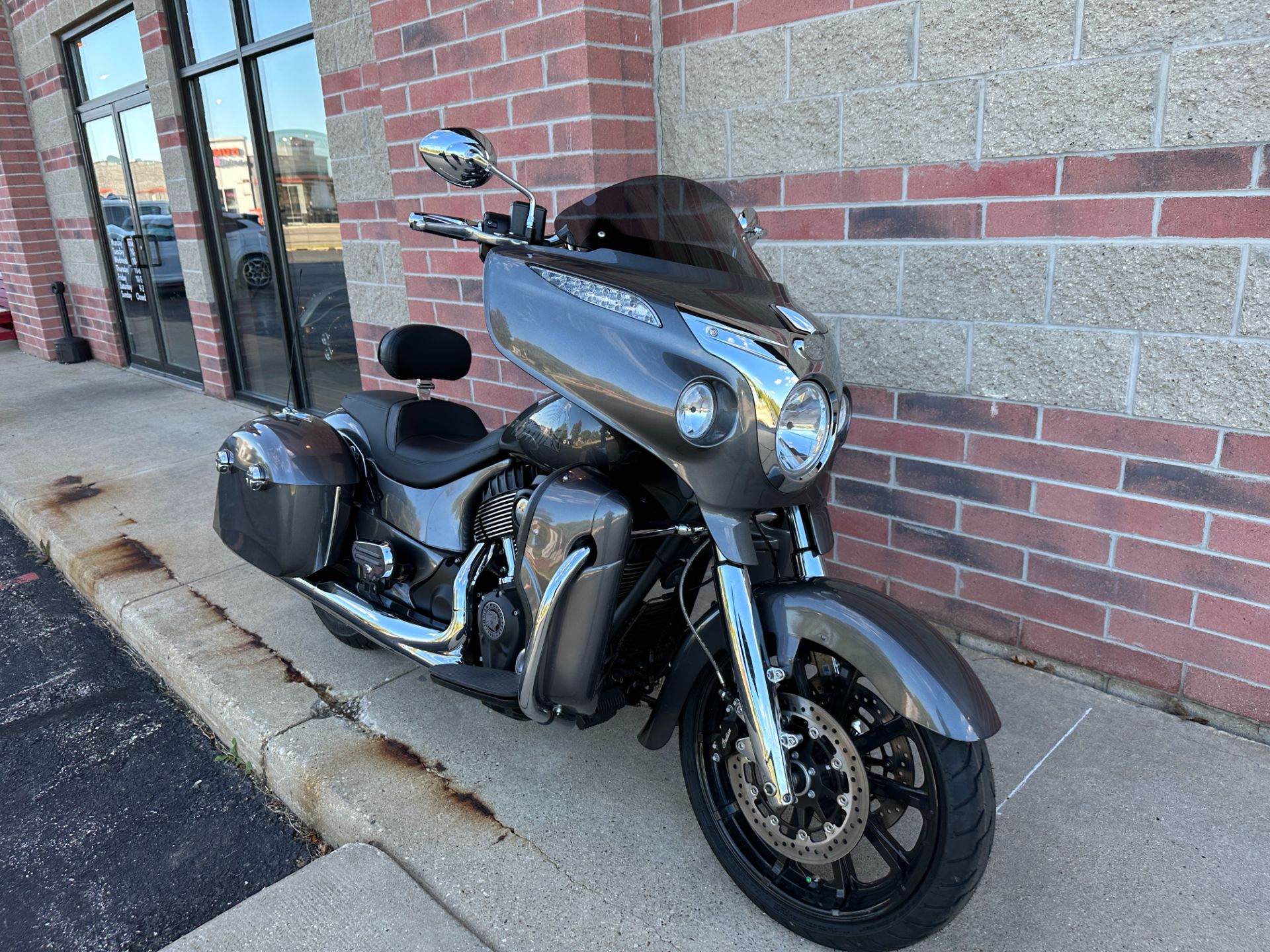 2018 Indian Chieftain® ABS in Muskego, Wisconsin - Photo 2