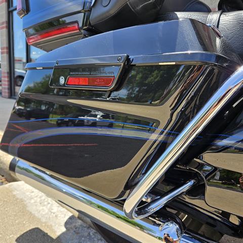 2013 Harley-Davidson CVO™ Ultra Classic® Electra Glide® in Muskego, Wisconsin - Photo 27