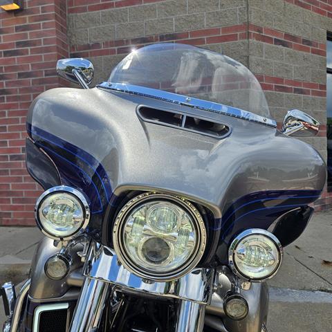 2017 Harley-Davidson CVO™ Limited in Muskego, Wisconsin - Photo 5