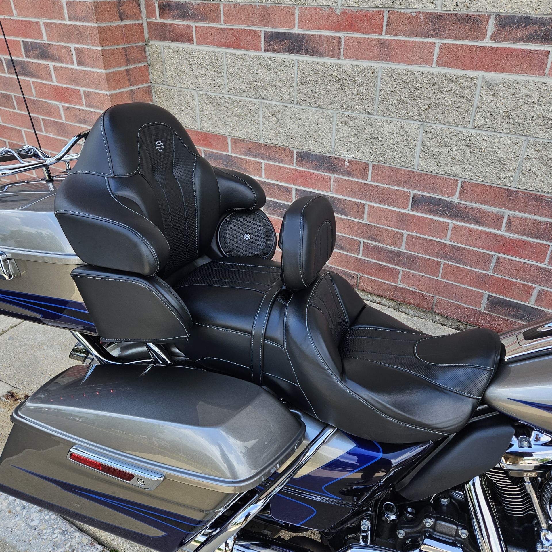 2017 Harley-Davidson CVO™ Limited in Muskego, Wisconsin - Photo 19