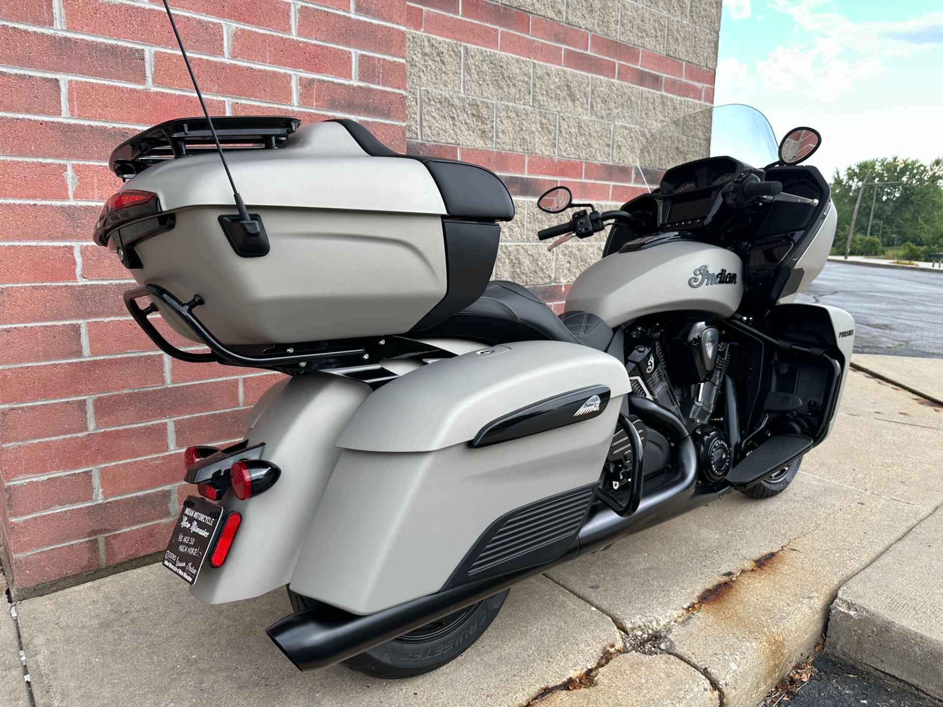 2022 Indian Pursuit® Dark Horse® with Premium Package in Muskego, Wisconsin - Photo 11
