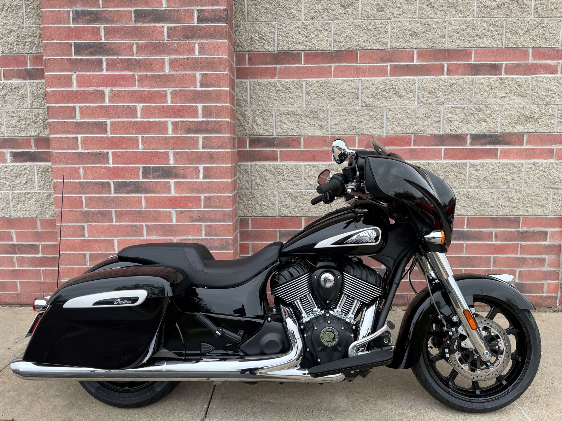 2021 Indian Chieftain® in Muskego, Wisconsin - Photo 1