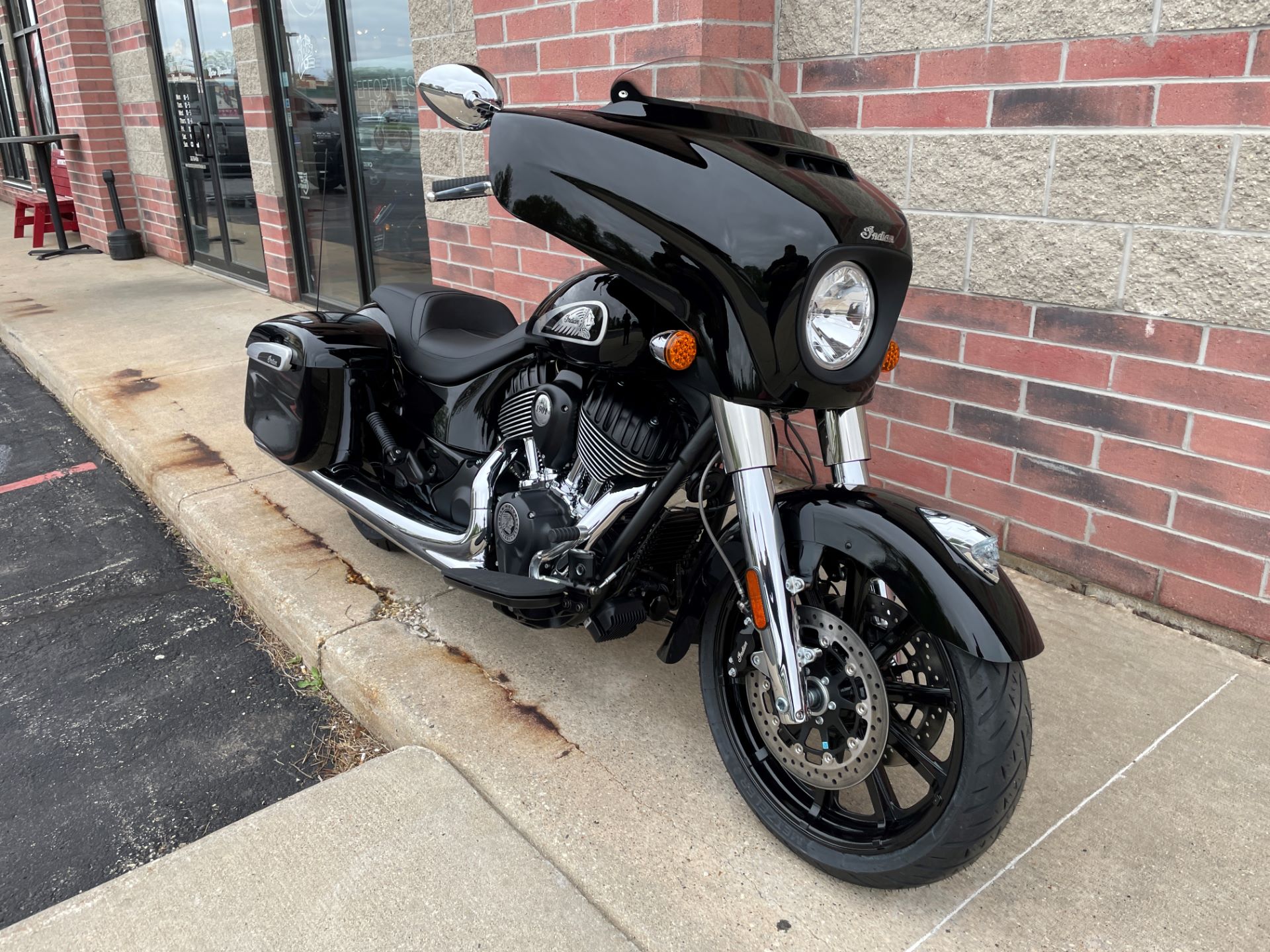 2021 Indian Chieftain® in Muskego, Wisconsin - Photo 2