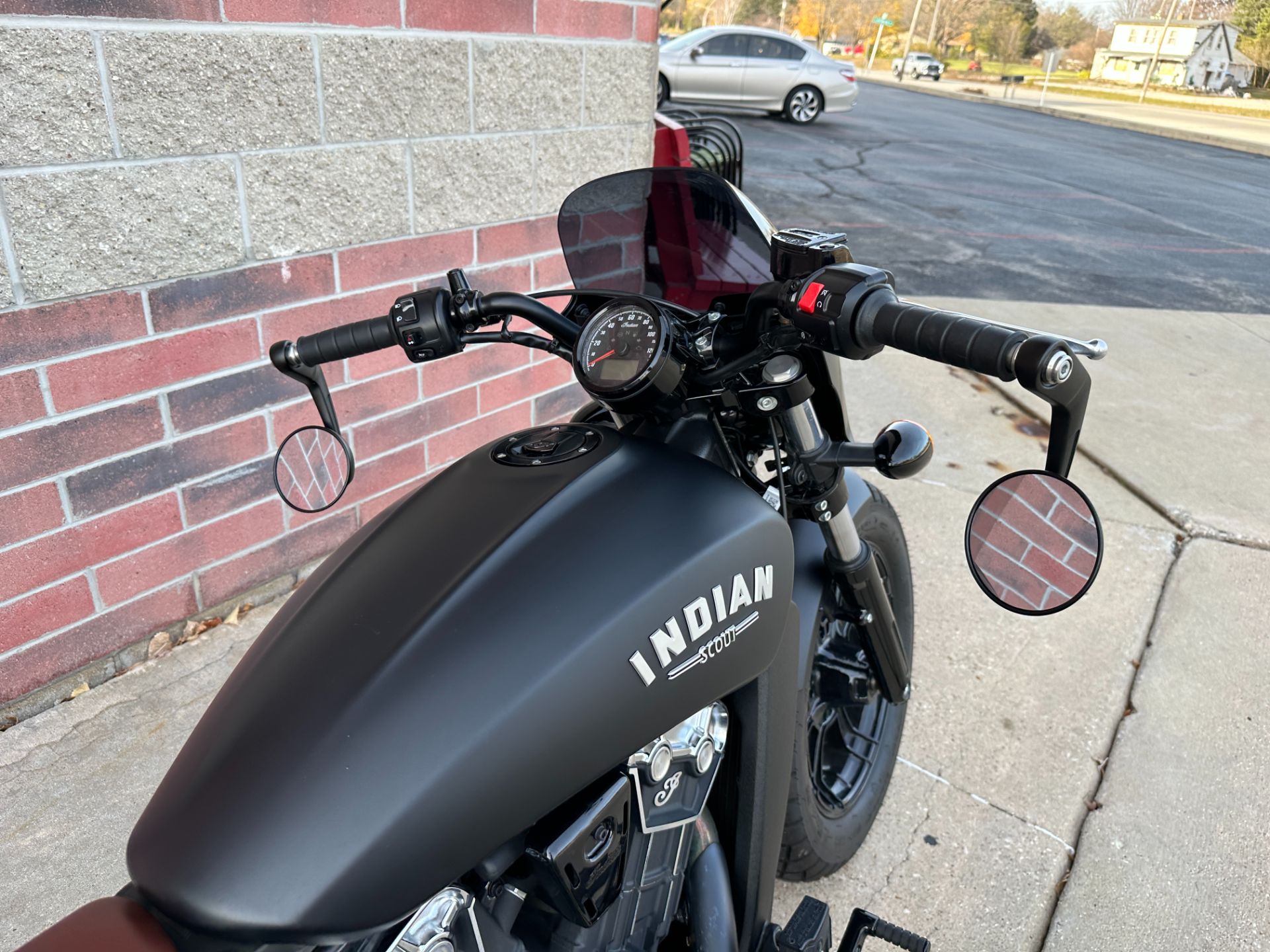 2018 Indian Motorcycle Scout® Bobber ABS in Muskego, Wisconsin - Photo 9