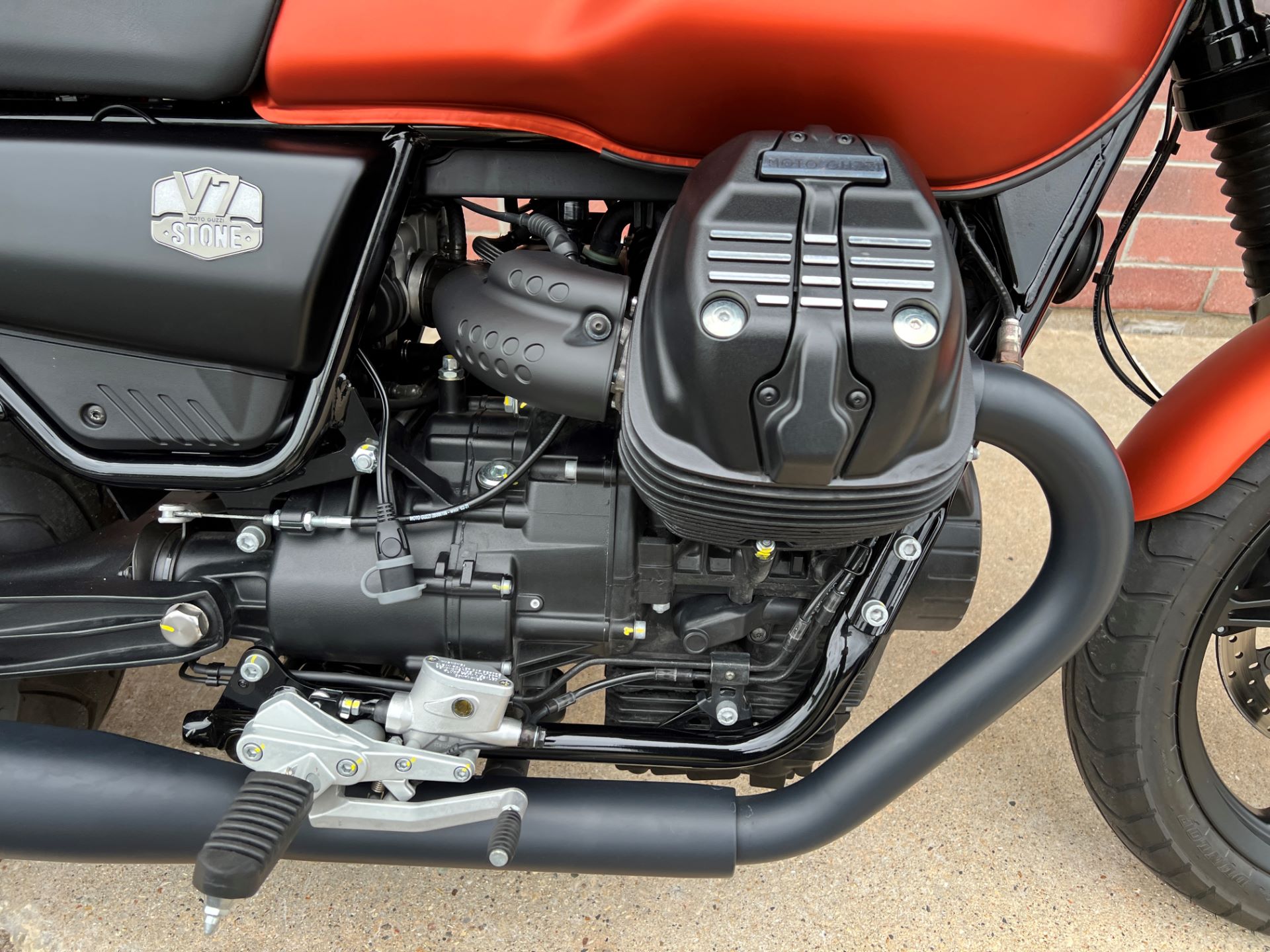 2021 Moto Guzzi V7 Stone Centenario E5 in Muskego, Wisconsin - Photo 6