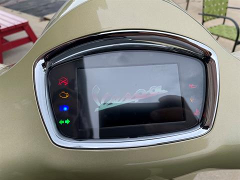 2021 Vespa GTS 300 75th in Muskego, Wisconsin - Photo 12