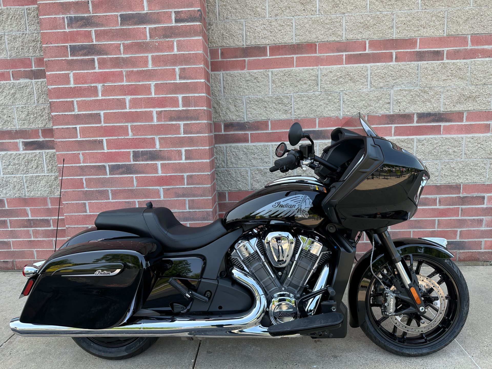 2023 Indian Motorcycle Challenger® in Muskego, Wisconsin - Photo 2