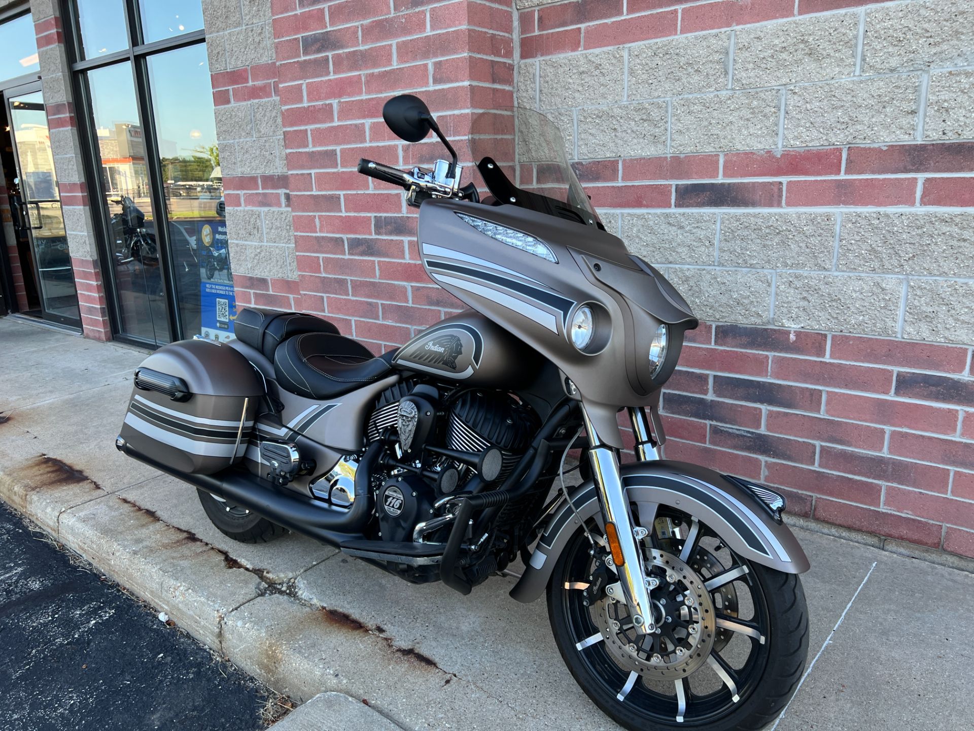 2018 Indian Chieftain® Limited ABS in Muskego, Wisconsin - Photo 2