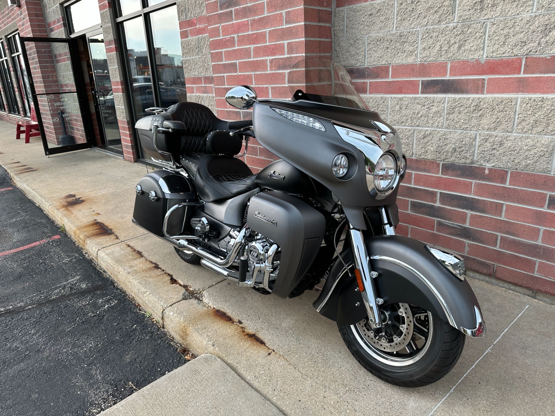 2019 Indian Roadmaster® ABS in Muskego, Wisconsin - Photo 2
