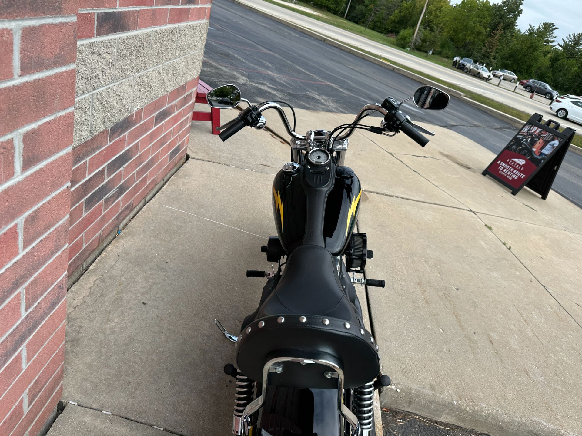 2010 Harley-Davidson Dyna® Street Bob® in Muskego, Wisconsin - Photo 10