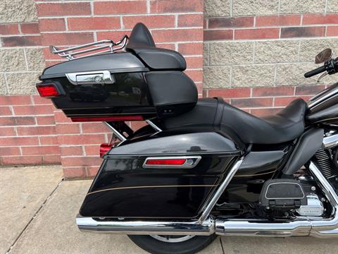 2017 Harley-Davidson Electra Glide® Ultra Classic® in Muskego, Wisconsin - Photo 11