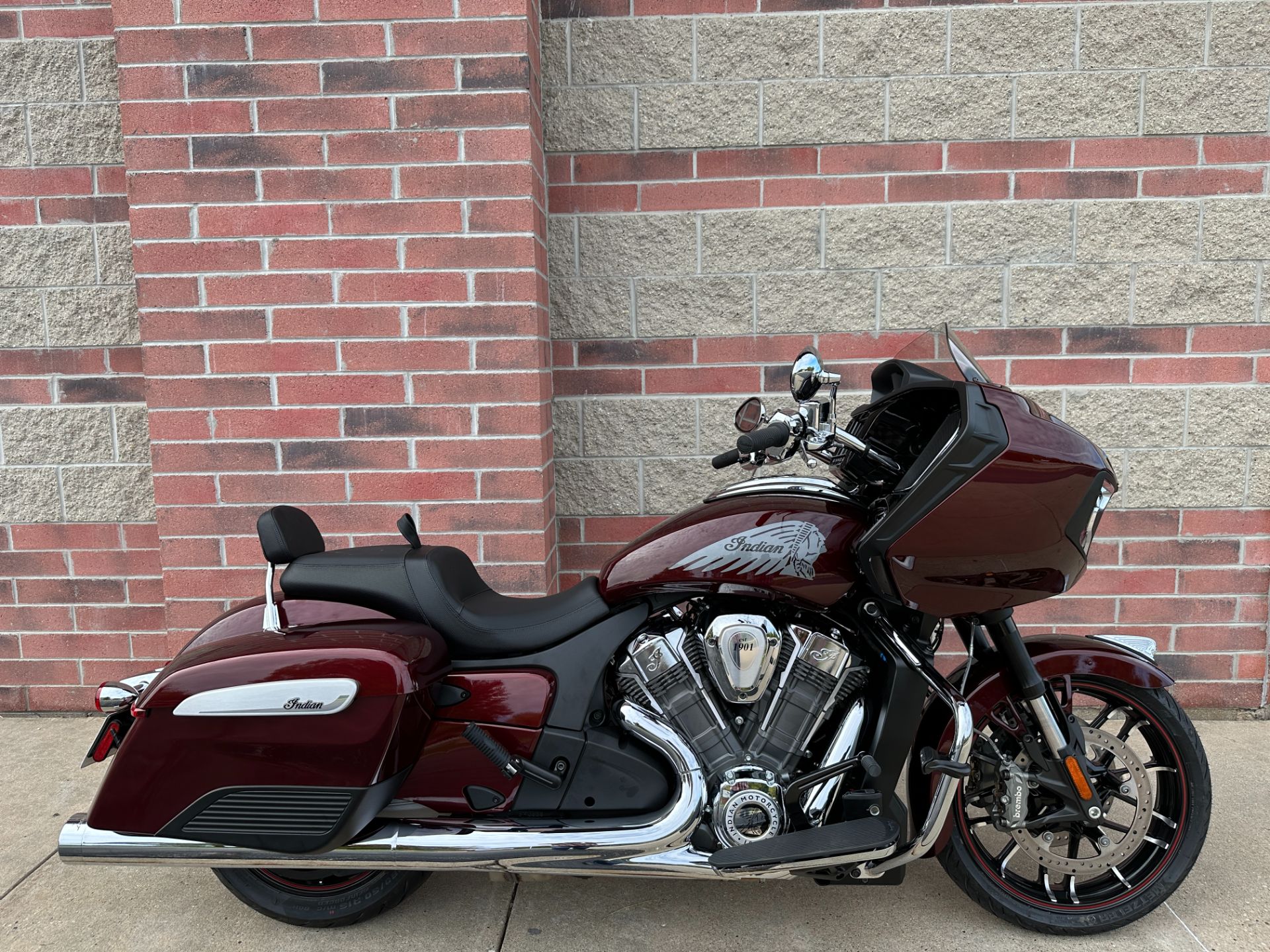 2022 Indian Motorcycle Challenger® Limited in Muskego, Wisconsin - Photo 1
