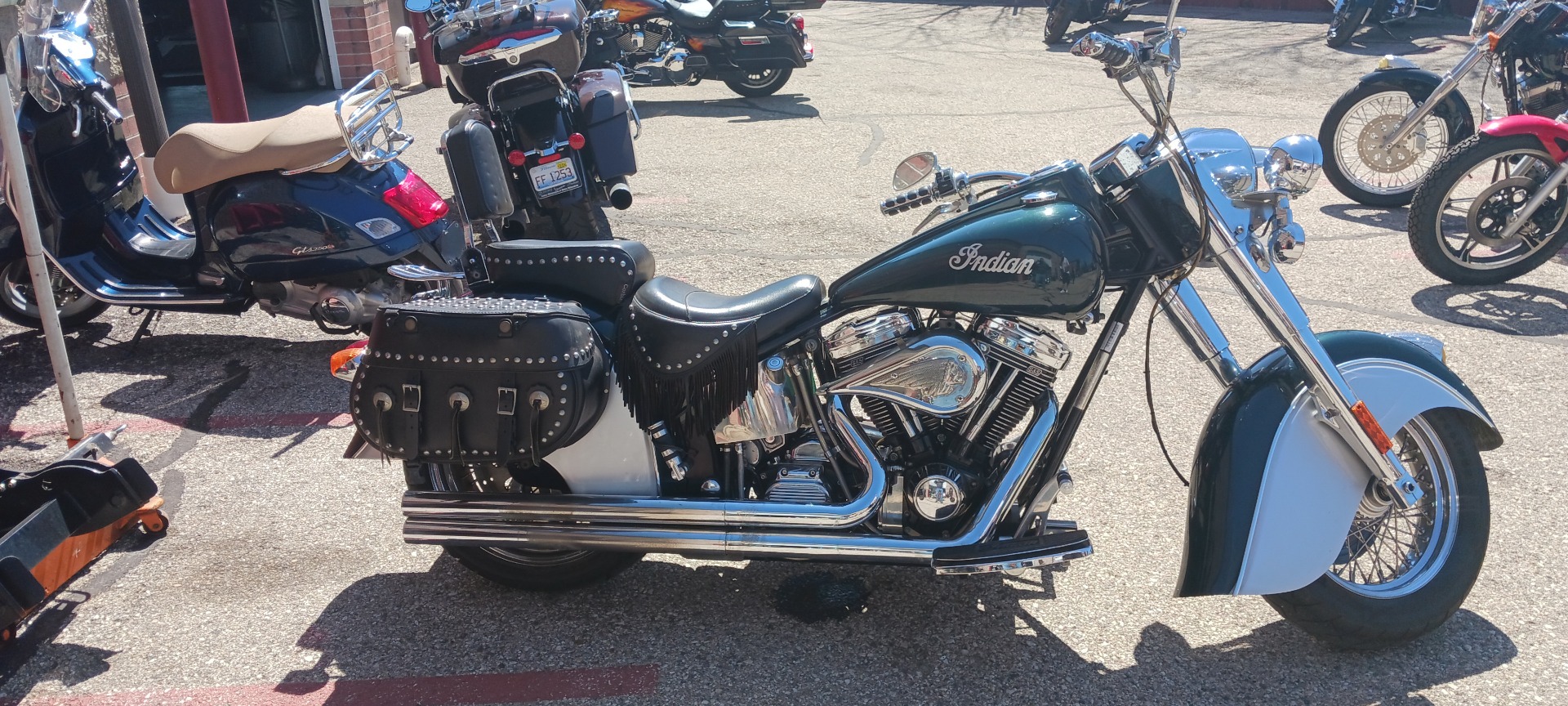 2001 Indian Motorcycle Chief in Muskego, Wisconsin
