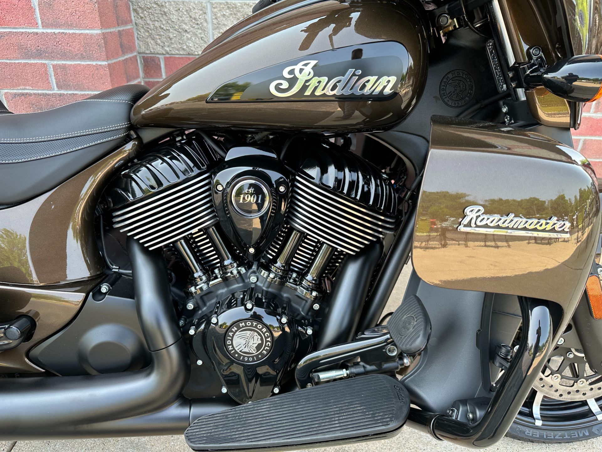 2023 Indian Motorcycle Roadmaster® Dark Horse® in Muskego, Wisconsin - Photo 4