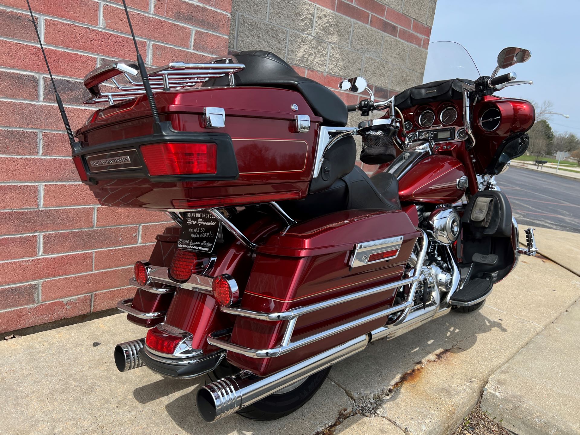 2009 Harley-Davidson Ultra Classic® Electra Glide® in Muskego, Wisconsin - Photo 10