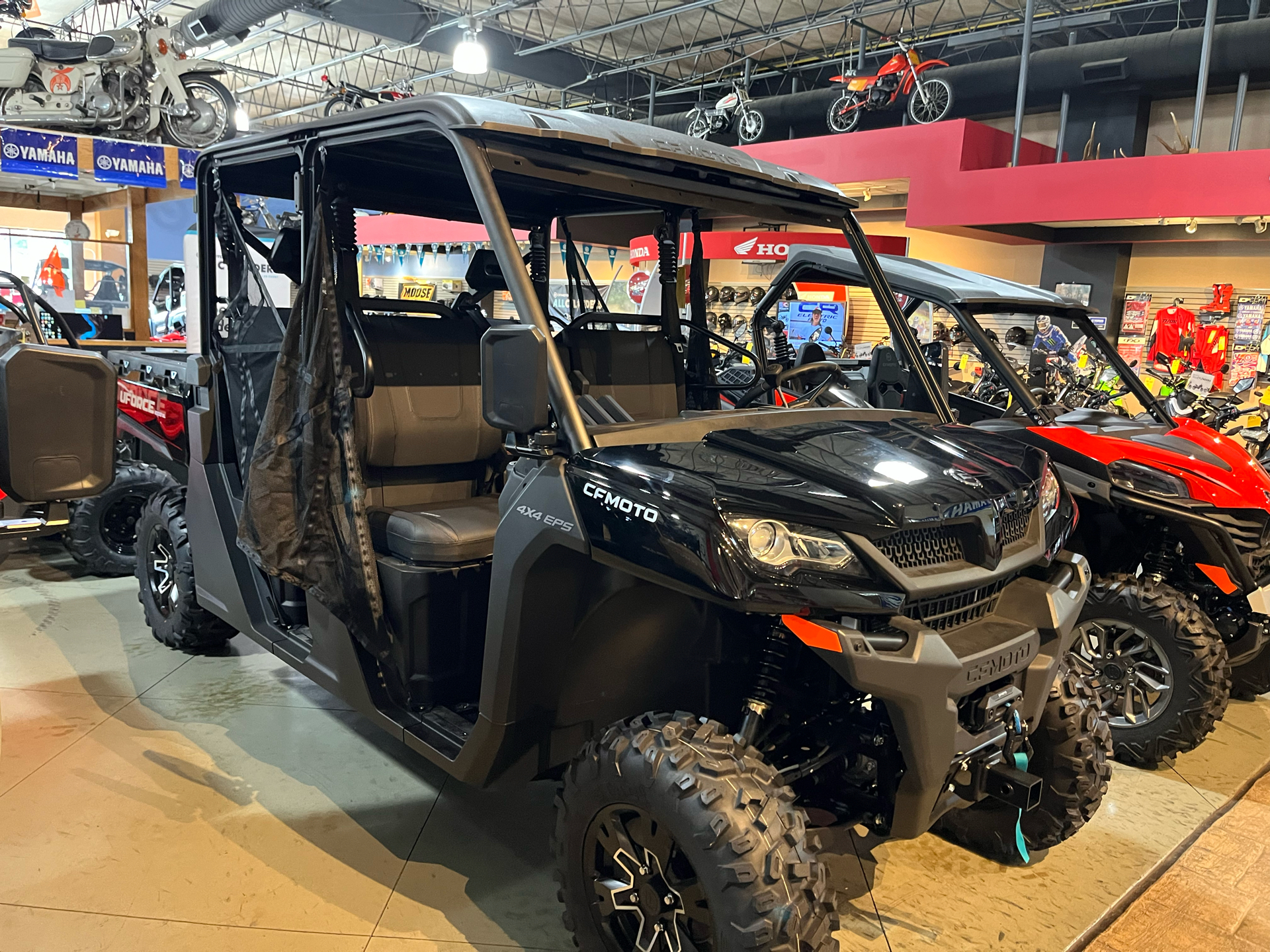 2025 CFMOTO UForce 1000 XL in Corbin, Kentucky - Photo 2