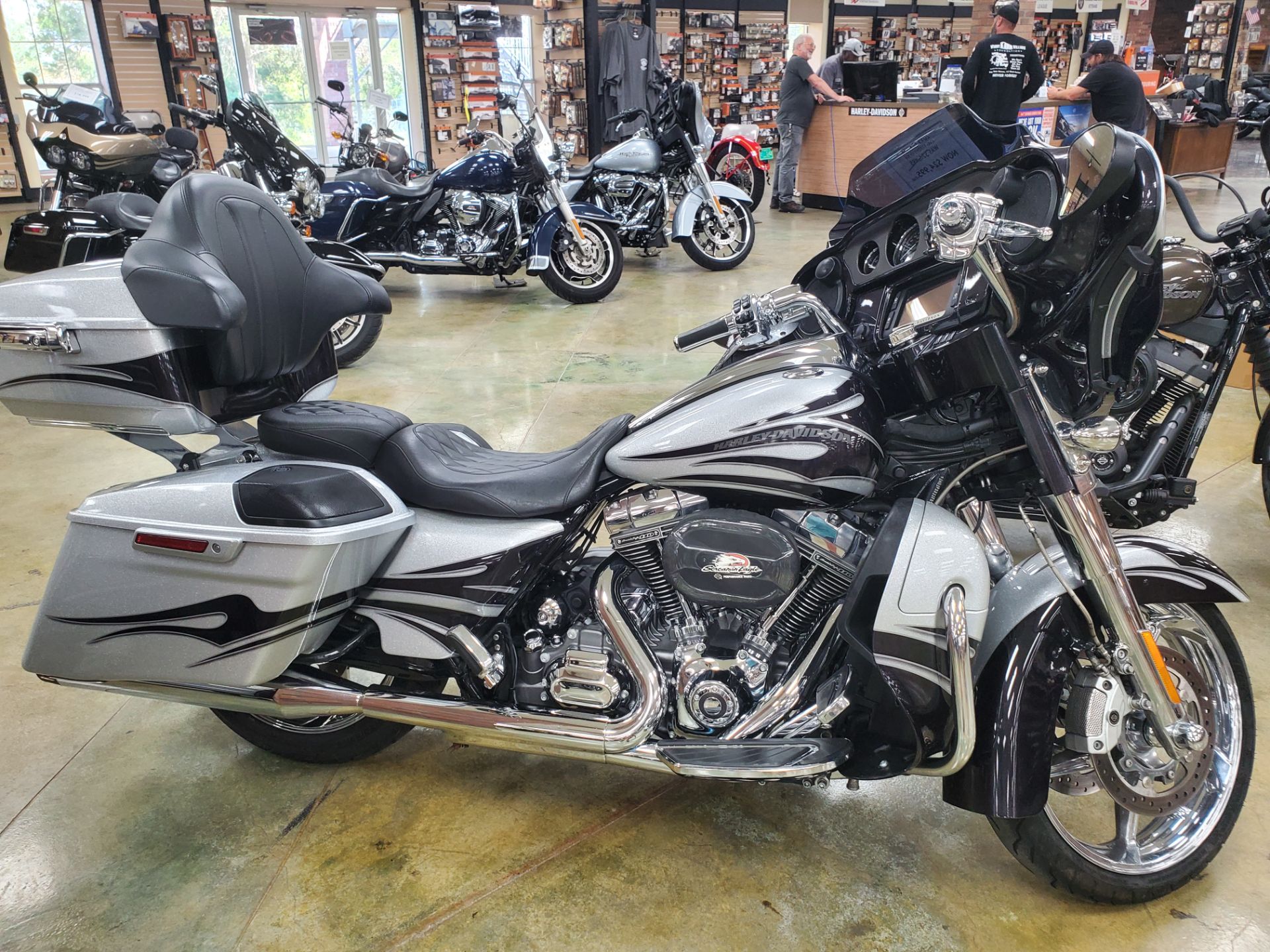 2015 Harley-Davidson CVO™ Street Glide® in Jackson, Mississippi