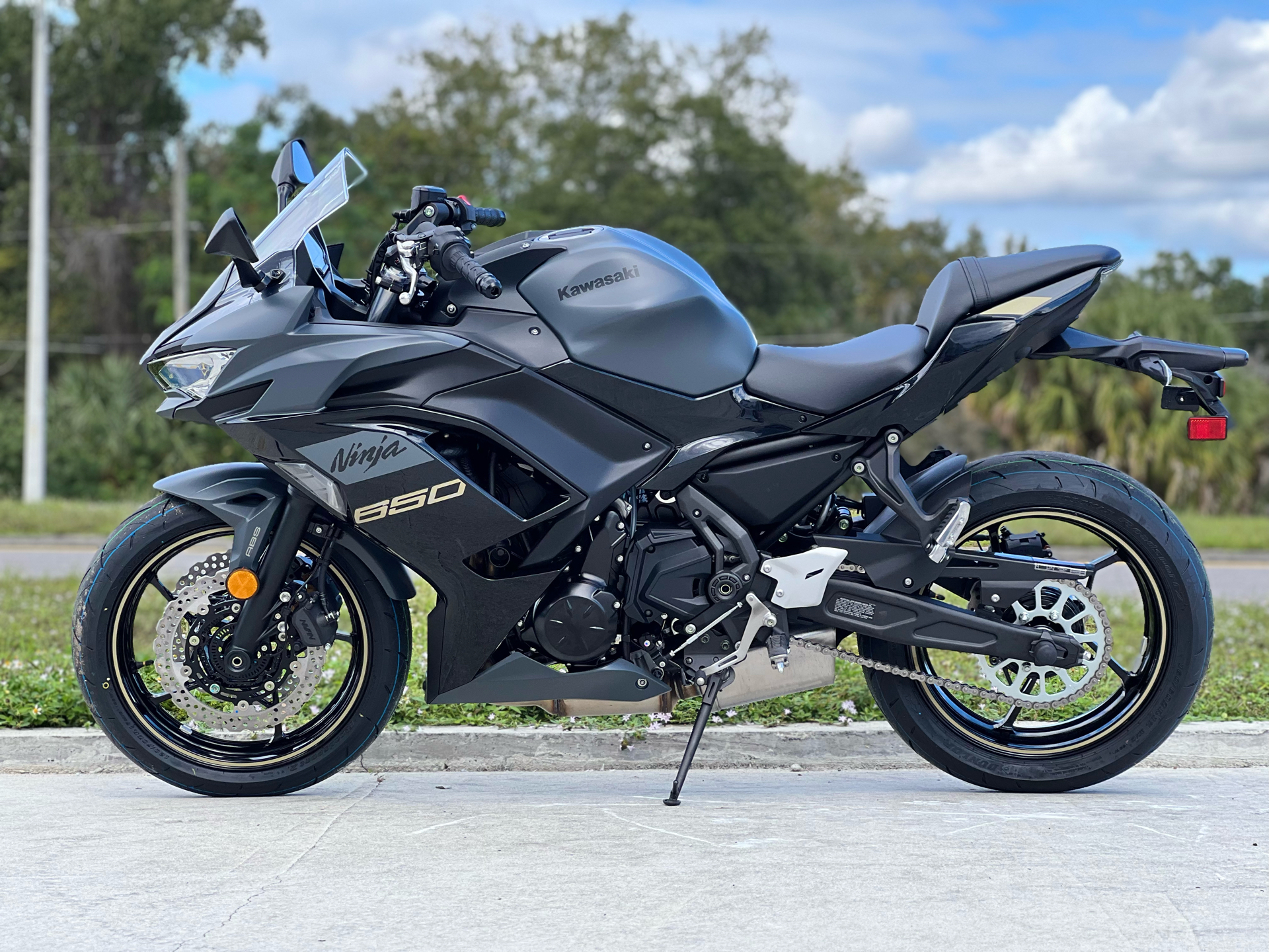 2024 Kawasaki Ninja 650 ABS in Orlando, Florida - Photo 6