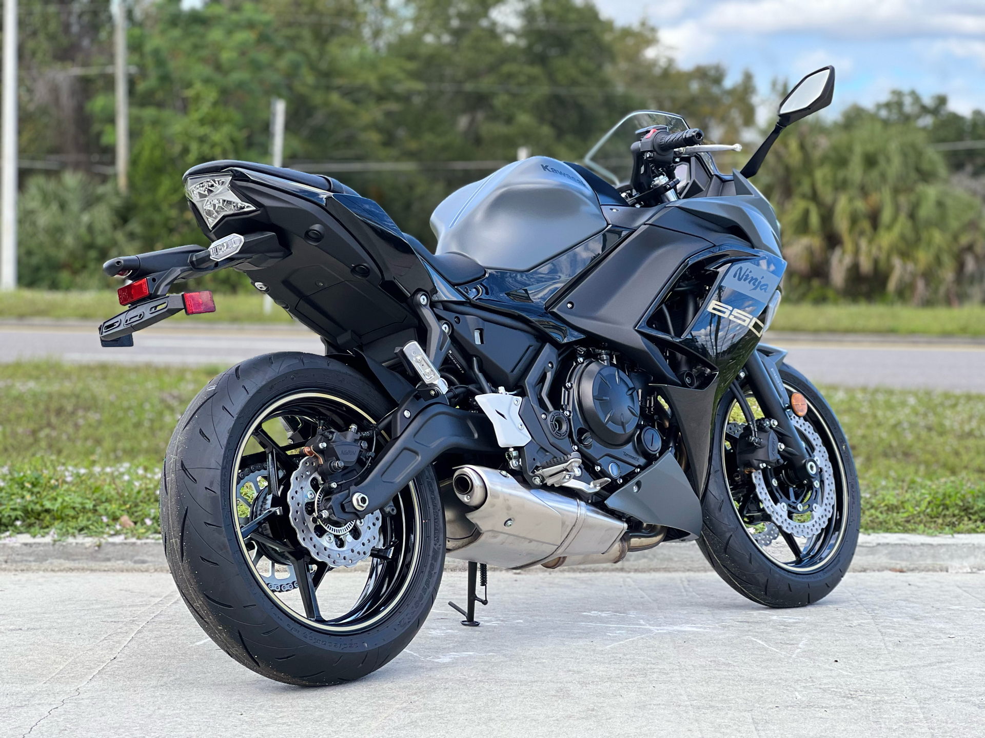 2024 Kawasaki Ninja 650 ABS in Orlando, Florida - Photo 9