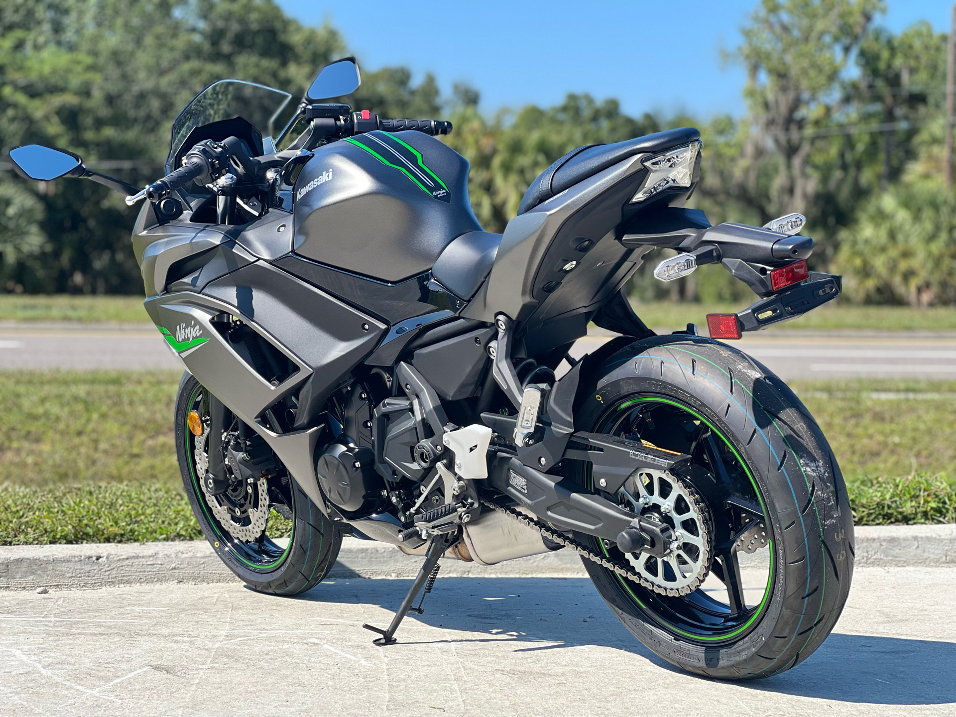 2024 Kawasaki Ninja 650 in Orlando, Florida - Photo 8