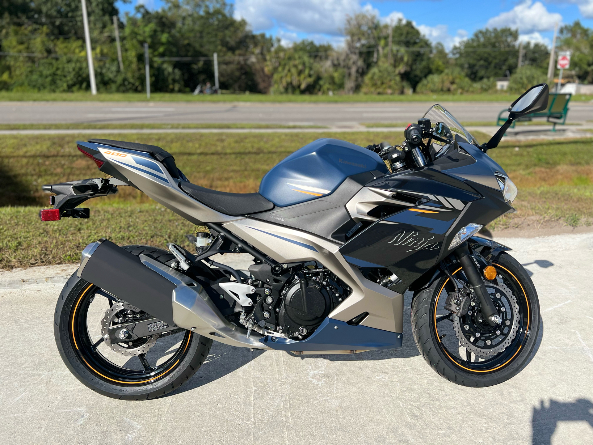 2023 Kawasaki Ninja 400 in Orlando, Florida - Photo 4
