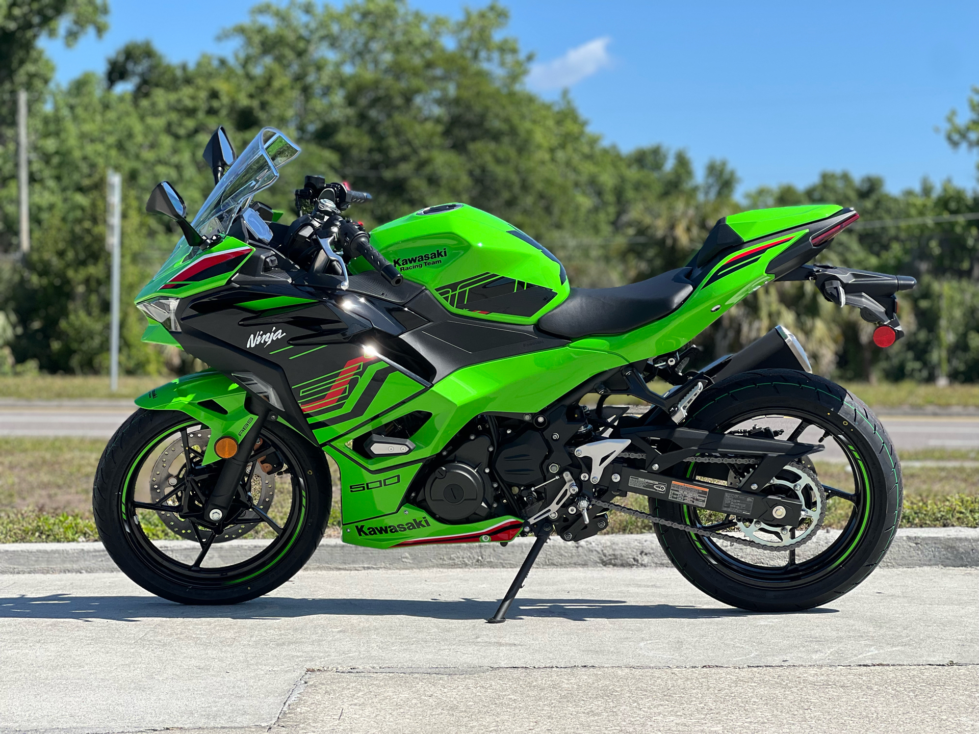 2024 Kawasaki Ninja 500 KRT Edition SE ABS in Orlando, Florida - Photo 4