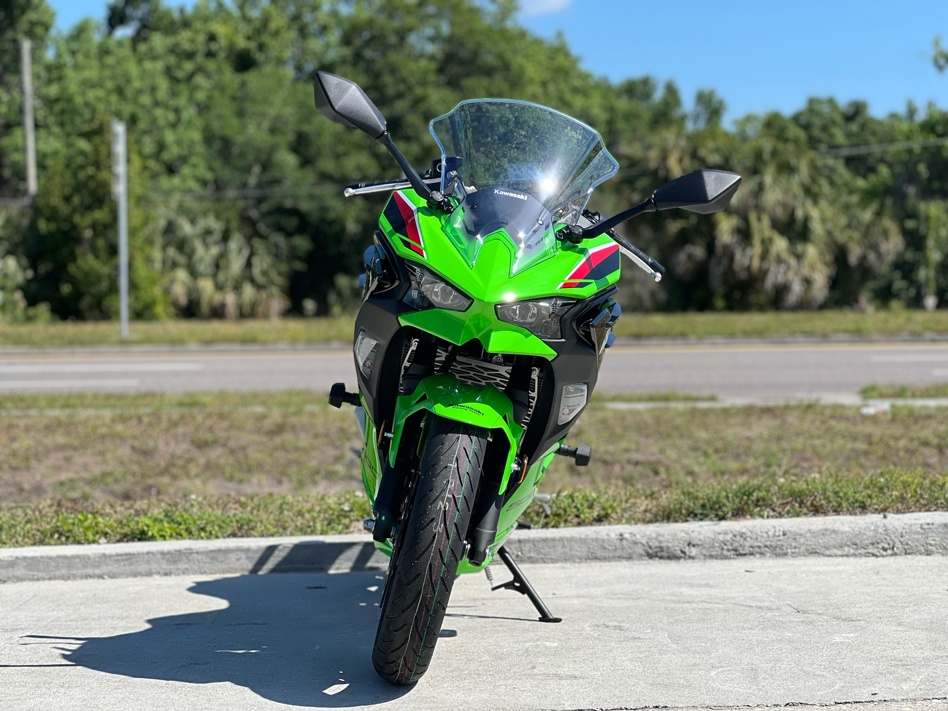 2024 Kawasaki Ninja 500 KRT Edition SE ABS in Orlando, Florida - Photo 2