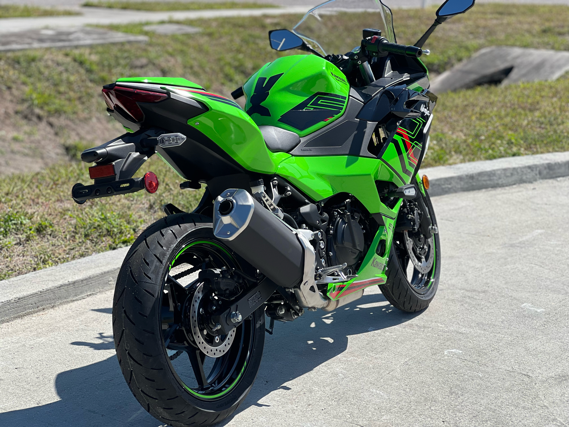 2024 Kawasaki Ninja 500 KRT Edition SE ABS in Orlando, Florida - Photo 6