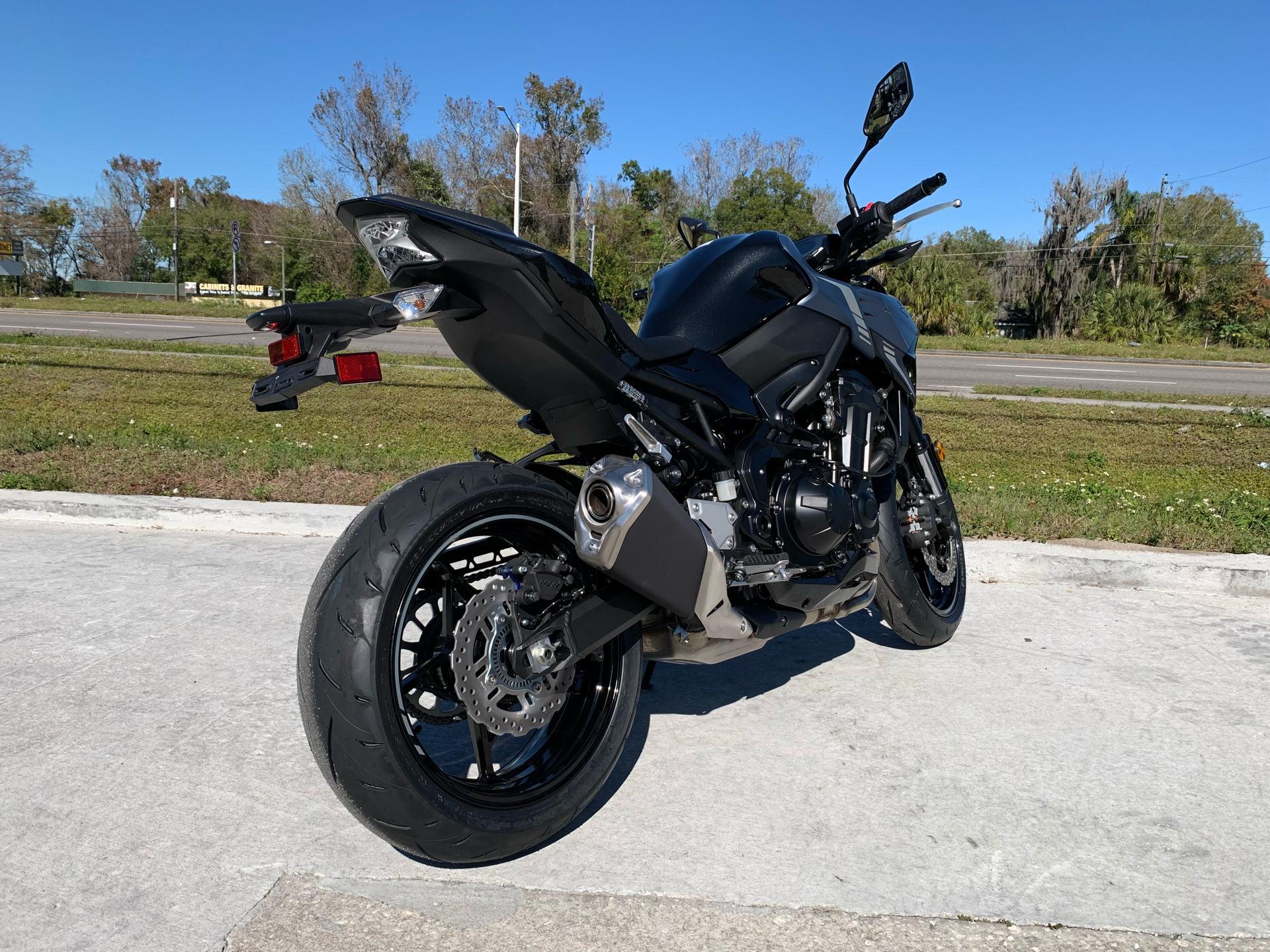 2022 Kawasaki Z900 ABS in Orlando, Florida - Photo 9