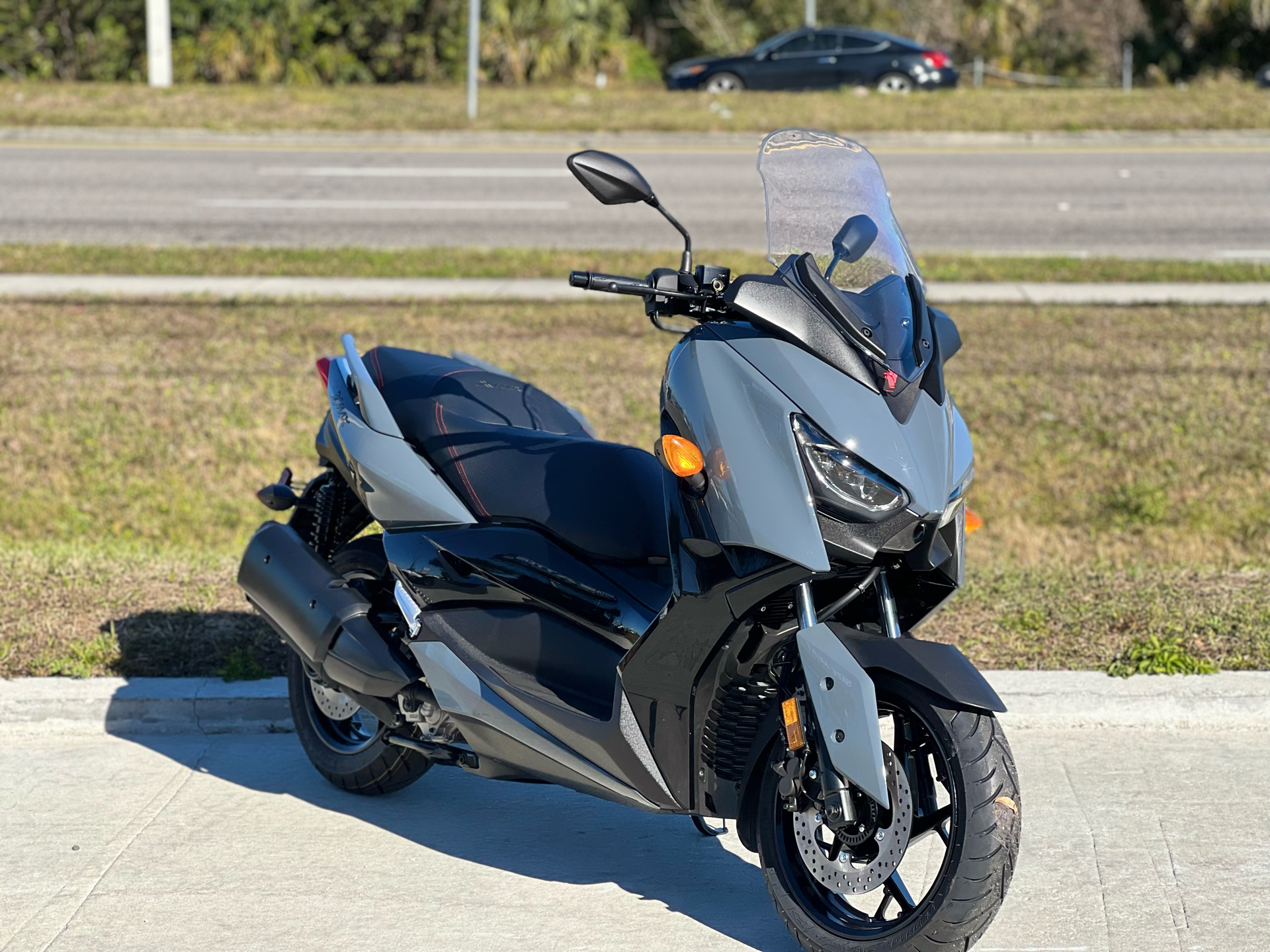 2022 Yamaha XMAX in Orlando, Florida - Photo 2